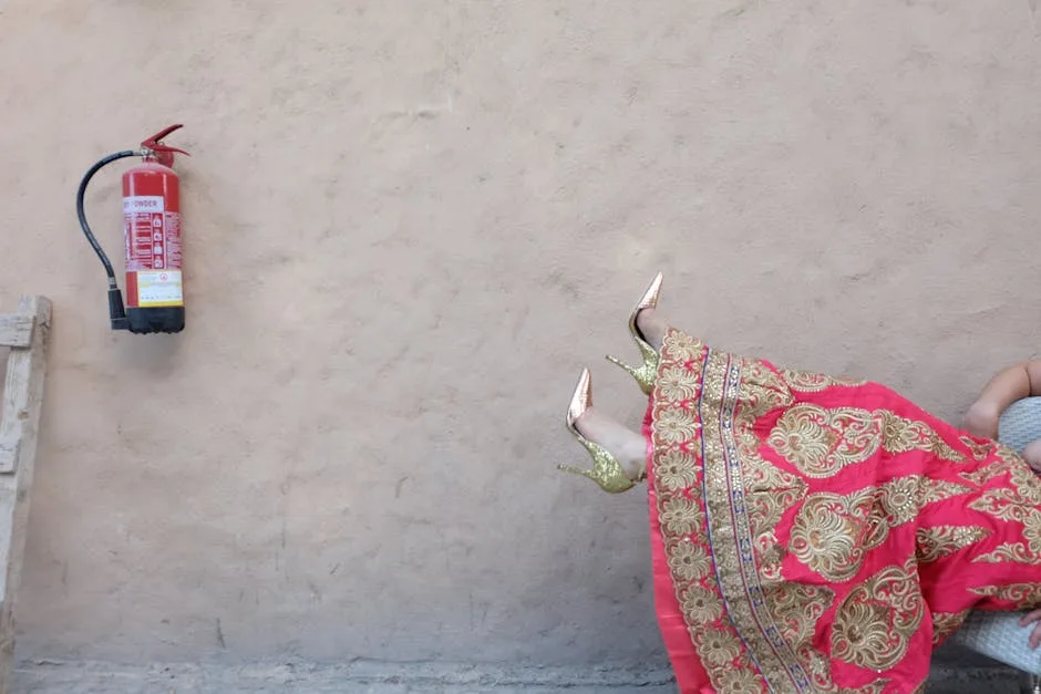 소화기는 화재로부터 안전을 지키는 필수적인 장비이며, 정기적인 유지보수와 안전한 폐기 방법을 준수해야 함